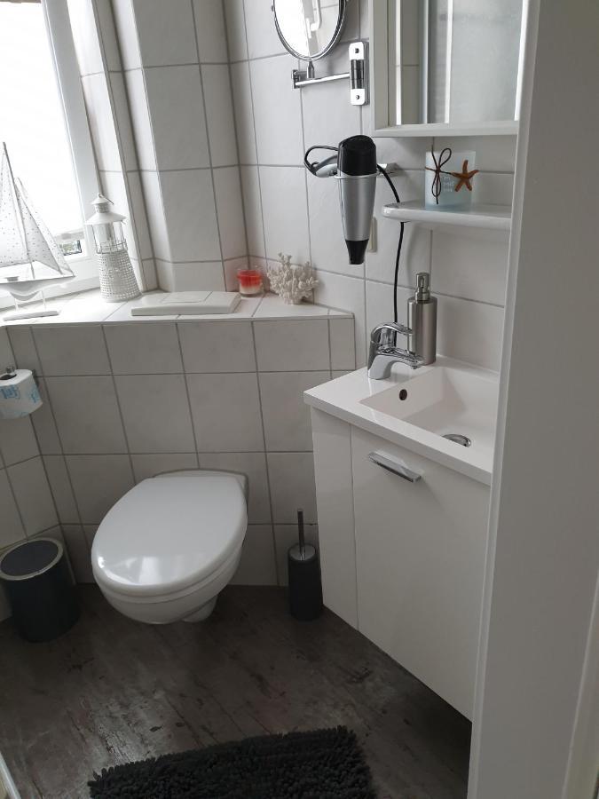 Ferienhaus Ostseeblick Ruegen 萨斯尼茨 外观 照片